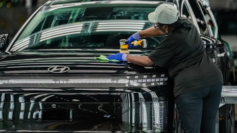 САЩ ще намалят митата върху вноса на коли от Южна Корея до 15% 