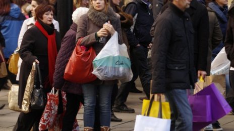 Потребителските разходи в САЩ забавили ръст през ноември