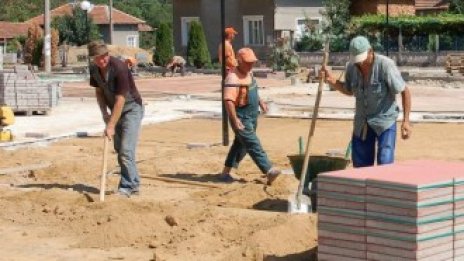 Дончев обещава експертна помощ на място при изпълнението на европроекти