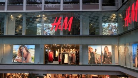 Акциите на H&M поскъпнаха въпреки по-слабите от очакванията резултати