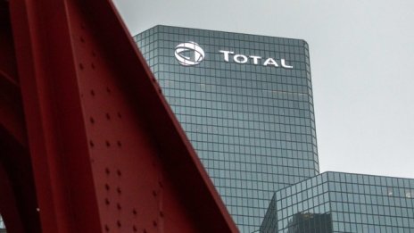 Total обмисля да освободи 500 служители във Франция