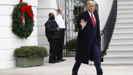 Тръмп и Пенс ще получат ранен достъп до ваксината срещу Covid-19