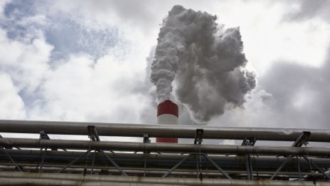 Великобритания спира инвестициите в петрол и газ