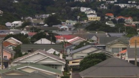 Забраната за чуждестранни купувачи на имоти свива цените в новозеландски курорт