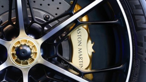 Aston Martin очаква подобряване на финансите през второто полугодие
