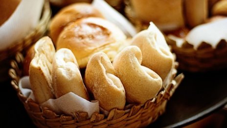 Топлият хляб в европейски супермаркети често е български, твърди производител