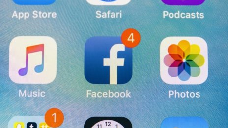 Съдят Facebook в Австралия заради скандала с Cambridge Analytica