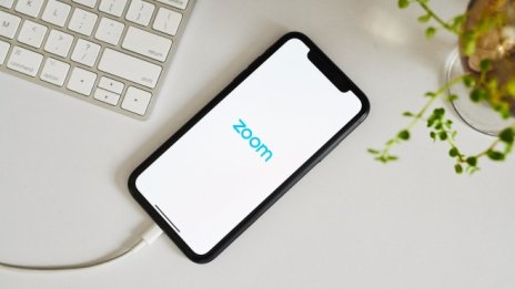 Акциите на Zoom поеха надолу след 41% ръст на цената във вторник