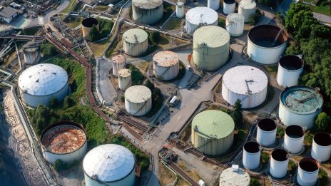 Оптимизмът за китайската икономика тласка цените на петрола към седмичен ръст*