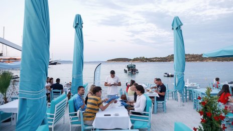 На фона на високите цени българите са пътували активно в чужбина през септември