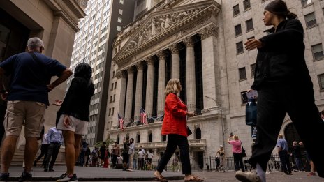 Dow добави 200 пункта и за първи път затвори над 43 хил. пункта 