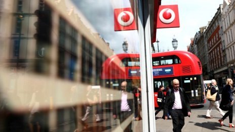 Vodafone реже дивидента за първи път от 1990 г.