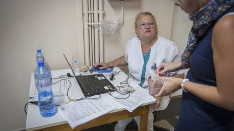 Проф. Димитров: В здравеопазването гасим пожари с бензин