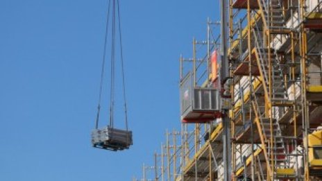 България е втора в ЕС по най-малък месечен спад на строителството през април