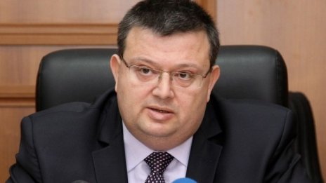 КПКОНПИ проверява министъра на образованието и председателя на КЗП