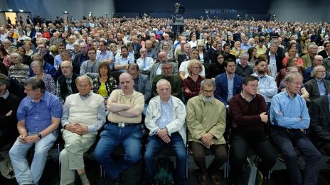Интересите на акционерите винаги трябва да са на първо място