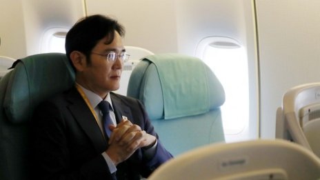 Лидерът на Samsung ще се откаже от мястото си в борда