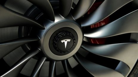 Tesla придобива Grohmann Engineering, за да увеличи производството на коли