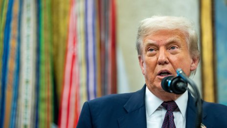 Какво правят най-големите производители на чипове в света, за да избегнат митата на Тръмп