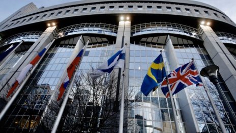 Високата цена на националния суверенитет