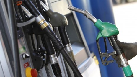 Отстъпката за 25 стотинки на литър гориво влезе в сила