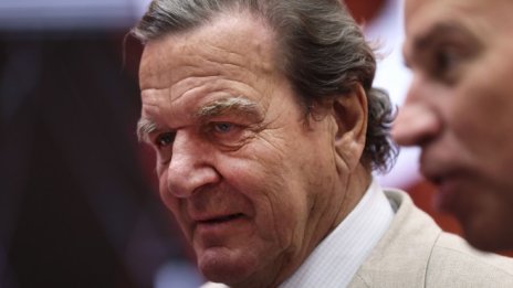 Шрьодер не е готов да прекъсне контактите си с Путин