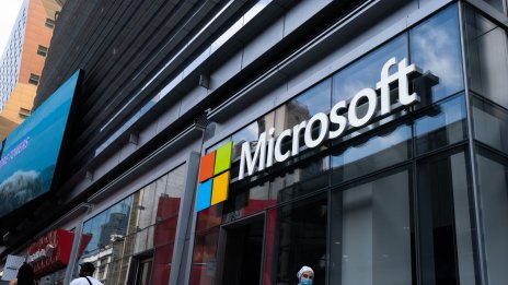 Microsoft се опитва да ограничи манипулирането на AI чатботовете