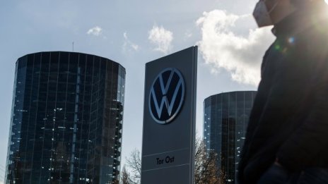 Марката VW отчита над 8% спад при доставките за 2021 г. заради дефицита на чипове