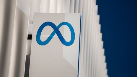 Meta тества обяви на eBay във Facebook в опит да задоволи изискванията на ЕС