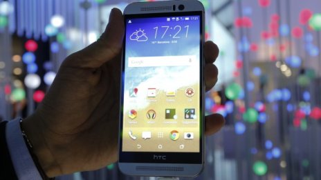 Приходите на HTC са спаднали почти наполовина за последната година