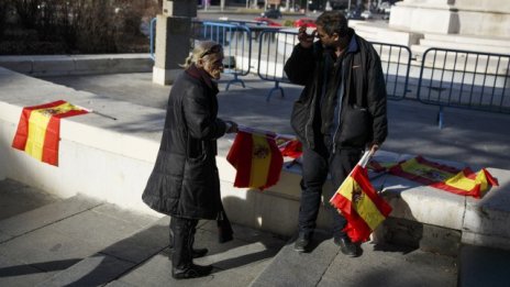 Испания се опитва да не се превърне в следващата Гърция