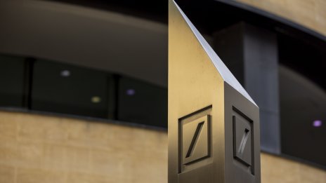 Британски хедж фонд е заложил в петък на късо срещу&nbsp;Deutsche Bank