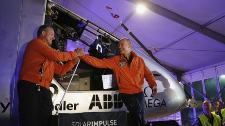 Самолетът Solar Impulse започна планираното околосветско пътешествие