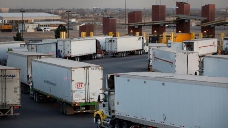 Търговският дефицит на България се свива с 58% към септември