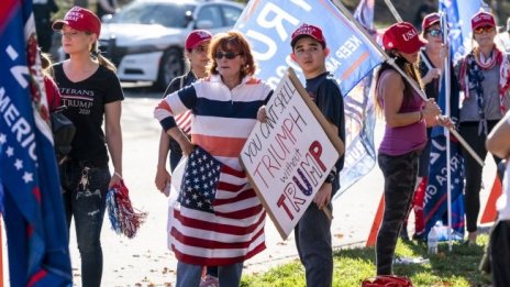 Проф. Робърт Филипс: Политическият елит може и да успее да обедини американците
