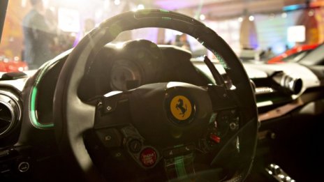 Ferrari представи кабрио версията на хибридa SF90 Stradale