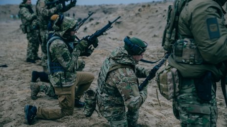 ЕС засега няма да изпраща в Украйна инструктори за обучение на войници
