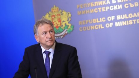 Отчетът на Стойчо Кацаров: Нов COVID план, обновени медицински стандарти