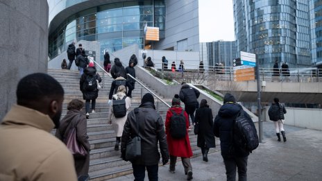 Новият измерител на ЕЦБ показва, че ръстът на заплатите няма да смени посоката скоро