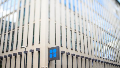 Очаквано ОПЕК+ запази непроменен добива си на петрол