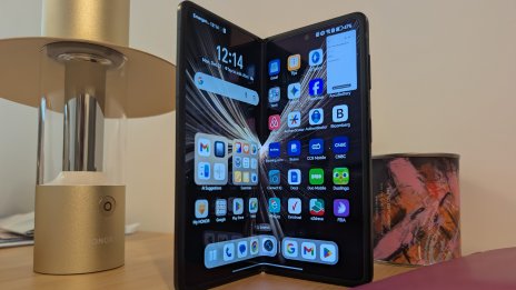 Honor Magic V5 &ndash; магията на AI функциите за бизнес потребителите