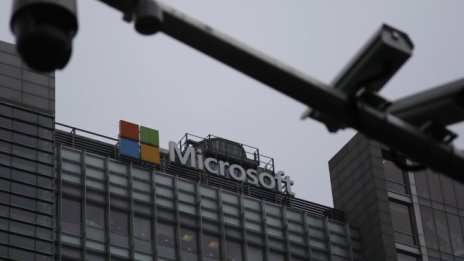 Защо сделката за TikTok крие рискове за Microsoft?