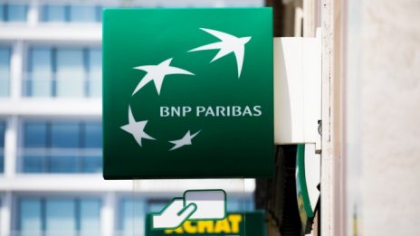 BNP спира финансирането на стоковата търговия, докато преразглежда бизнеса си