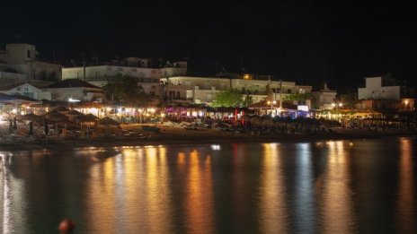 Данъчни запечатаха 25 търговски обекта по Северното Черноморие