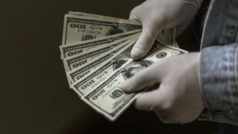 Бюджетният дефицит на САЩ се свива с 69% през април на годишна база