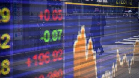 Основните азиатски пазари последваха спадовете на Wall Street