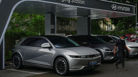 Индонезия протяга ръка към Китай, докато търси подкрепа за електромобилните си амбиции