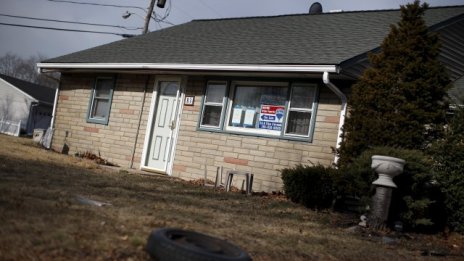 Води ли Федералният резерв пазарът на имоти в САЩ към нов балон?