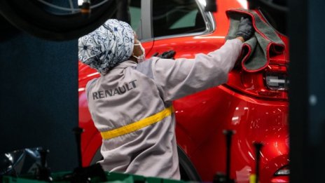 Renault премахва 1700 работни места във Франция след споразумение със синдикати
