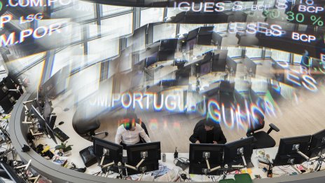 Червената вълна не подмина борсите в Европа